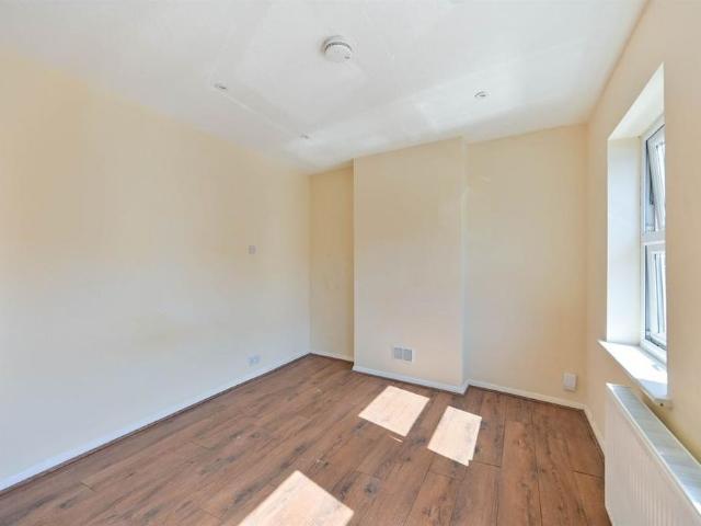 1 bedroom maisonette to rent