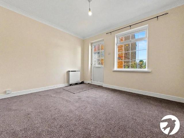 1 bedroom maisonette to rent