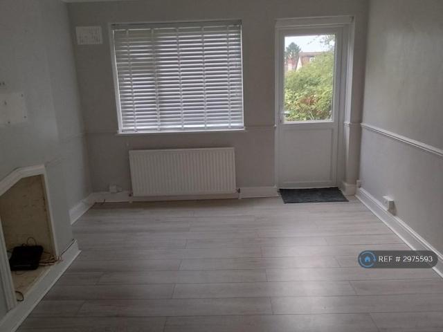 1 bedroom maisonette to rent
