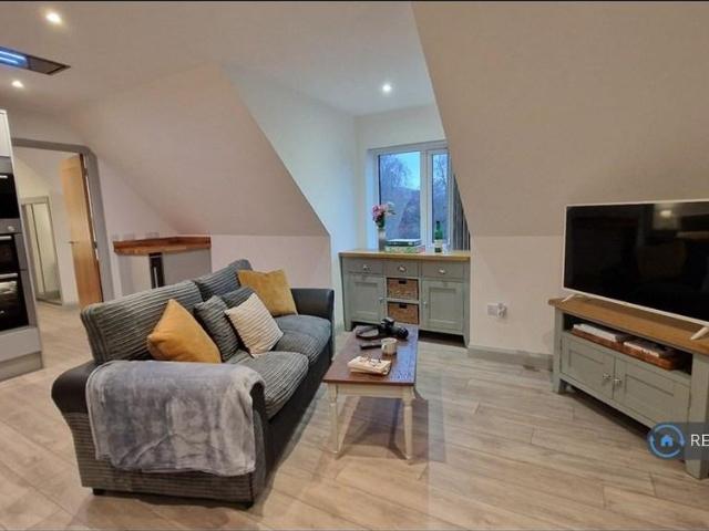 1 bedroom maisonette to rent