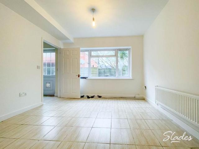 1 bedroom maisonette to rent