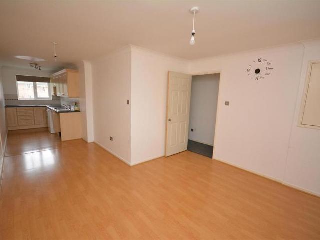 1 bedroom maisonette to rent