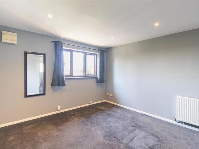 1 bedroom maisonette to rent