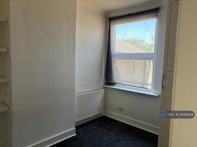 1 bedroom maisonette to rent