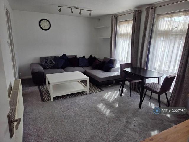 1 bedroom maisonette to rent