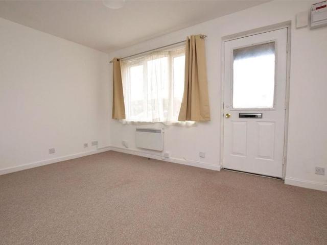 1 bedroom maisonette to rent