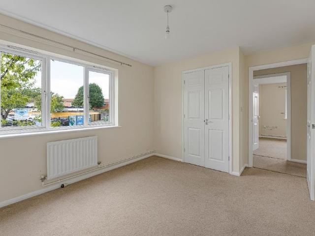 1 bedroom maisonette to rent