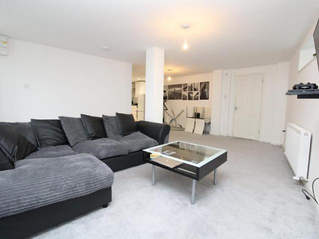 1 bedroom maisonette to rent