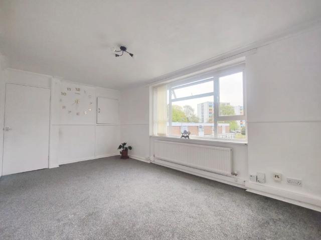 1 bedroom maisonette to rent
