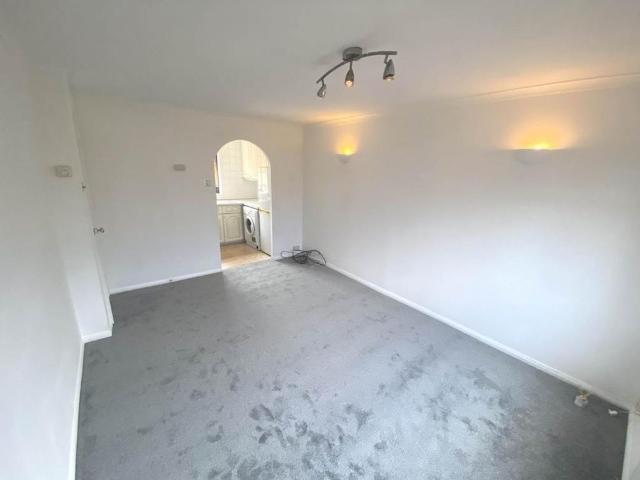 1 bedroom maisonette to rent