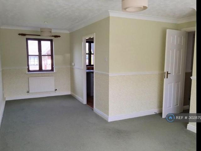 1 bedroom maisonette to rent