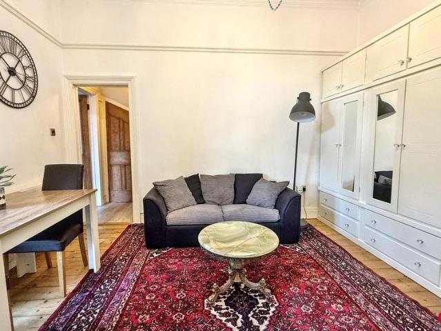 1 bedroom maisonette to rent