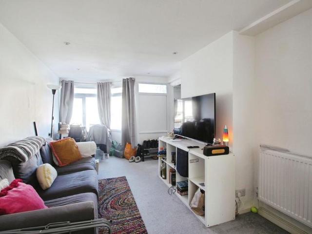 1 bedroom maisonette to rent