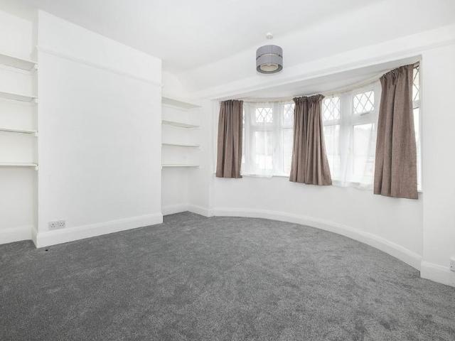 1 bedroom maisonette to rent