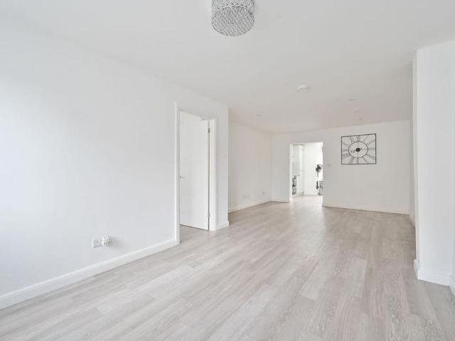 1 bedroom maisonette to rent