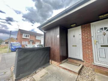 1 bedroom maisonette to rent