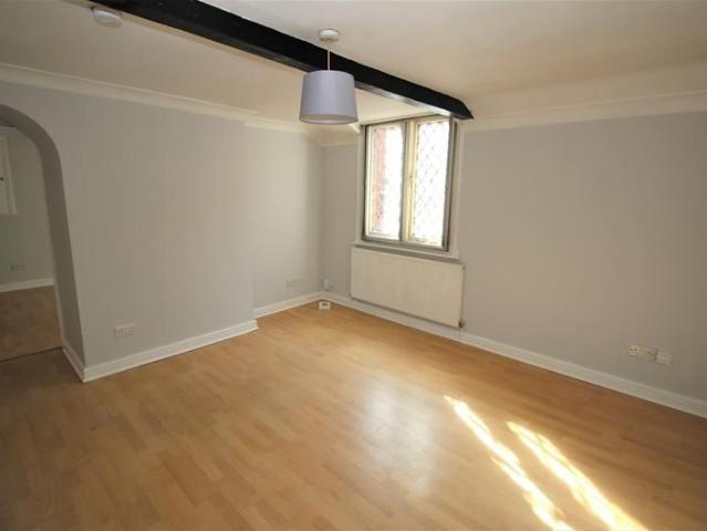 1 bedroom maisonette to rent
