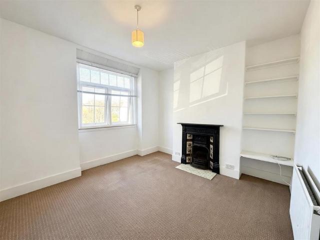 1 bedroom maisonette to rent