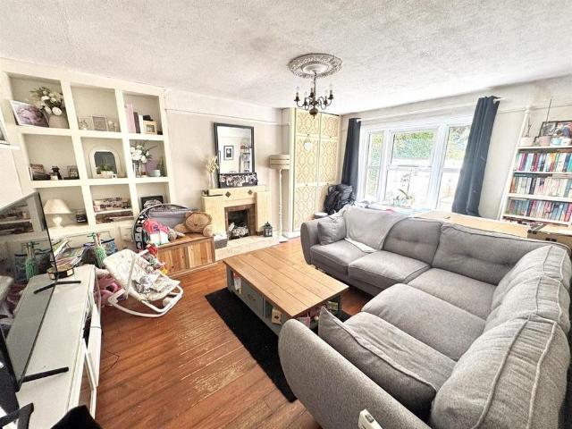 1 bedroom maisonette to rent