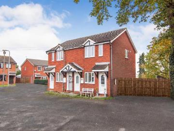 1 bedroom maisonette to rent