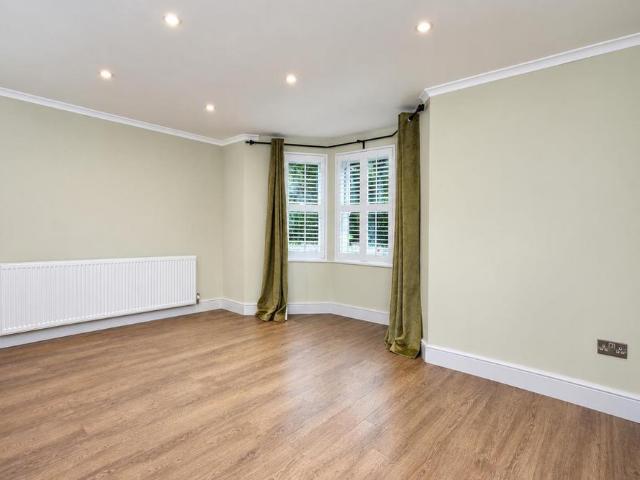 1 bedroom maisonette to rent