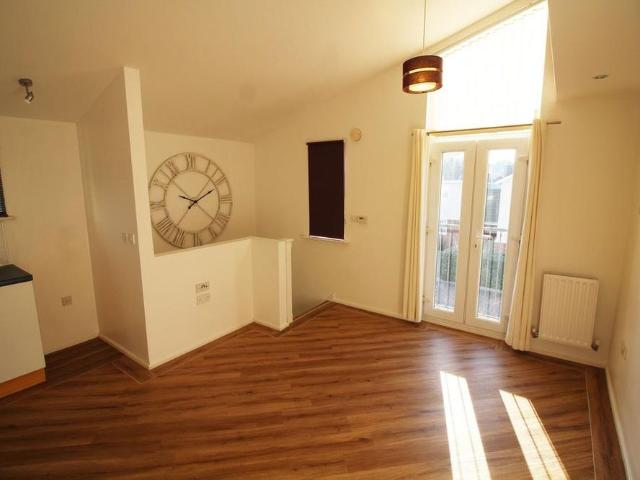 1 bedroom maisonette to rent