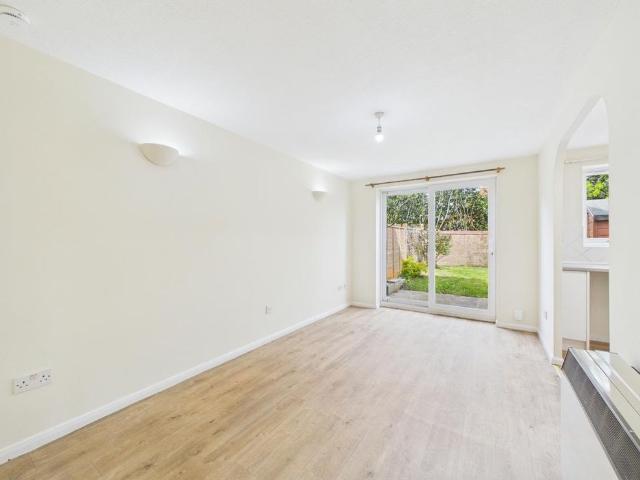 1 bedroom maisonette to rent