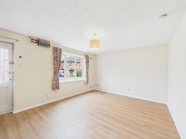1 bedroom maisonette to rent