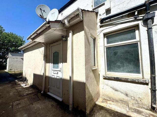 1 bedroom maisonette to rent