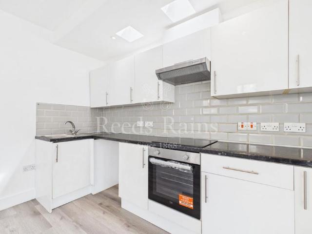 1 bedroom maisonette to rent