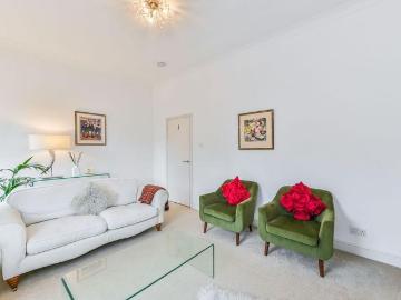 1 bedroom maisonette to rent
