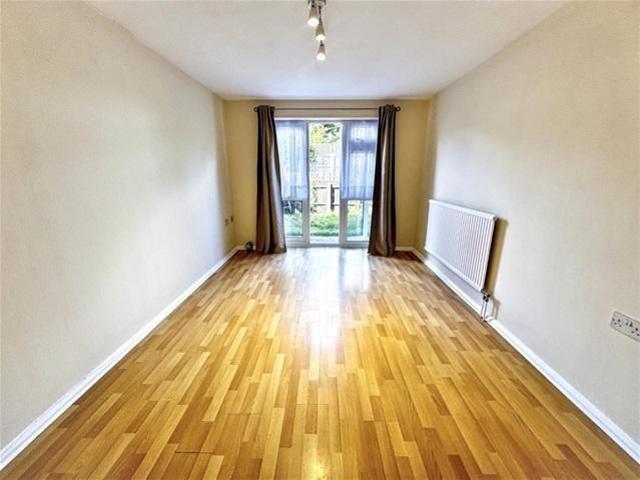 1 bedroom maisonette to rent