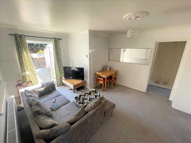 1 bedroom maisonette to rent