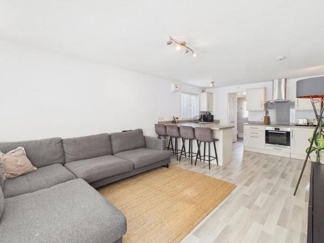 1 bedroom maisonette to rent