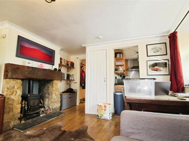 1 bedroom maisonette to rent