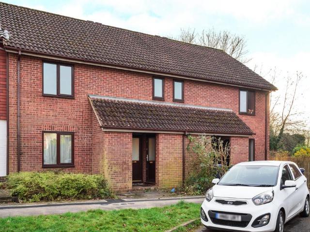 1 bedroom maisonette to rent