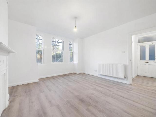 1 bedroom maisonette to rent