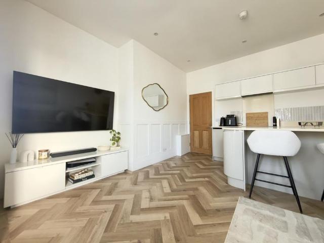 1 bedroom maisonette to rent