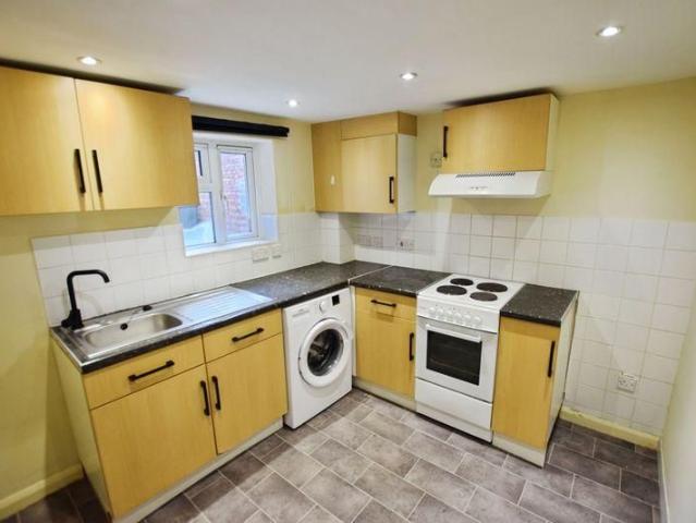 1 bedroom maisonette to rent
