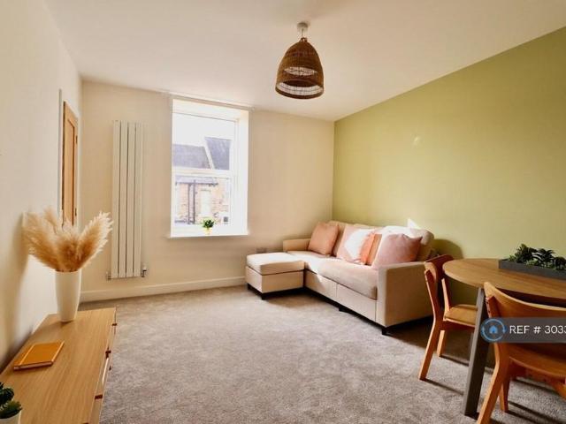 1 bedroom maisonette to rent