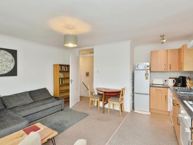 1 bedroom maisonette to rent