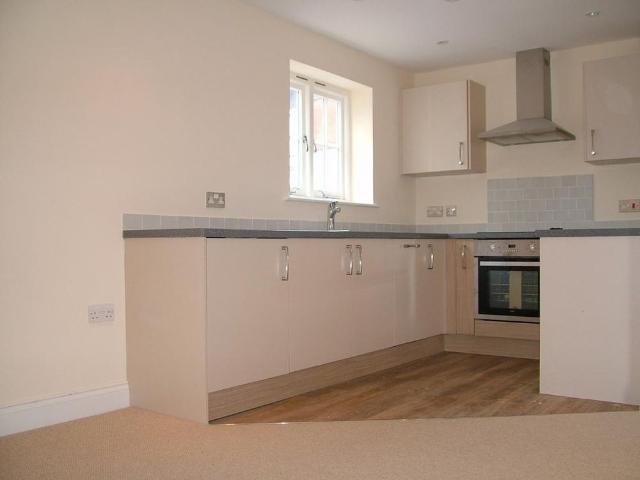 1 bedroom maisonette to rent