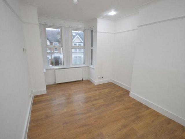 1 bedroom maisonette to rent