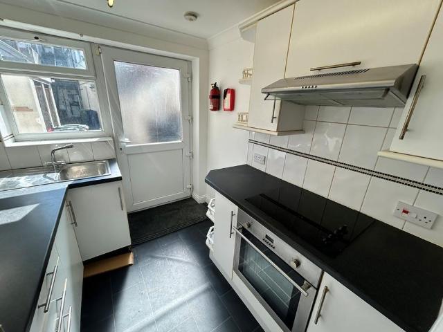 1 bedroom maisonette to rent