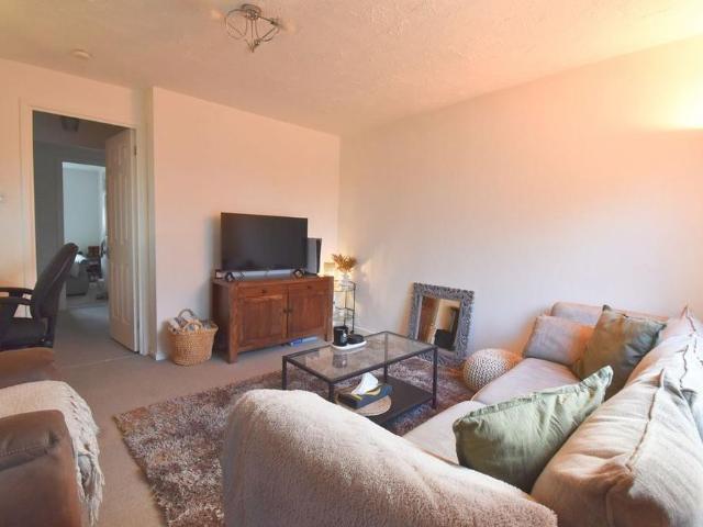 1 bedroom maisonette to rent