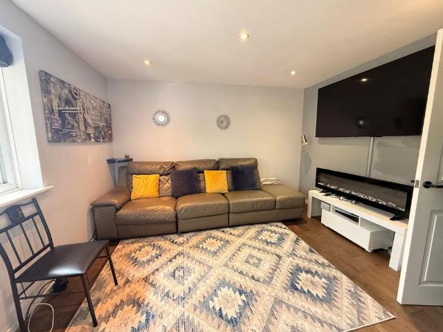1 bedroom maisonette to rent