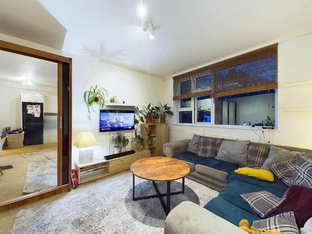 1 bedroom maisonette to rent