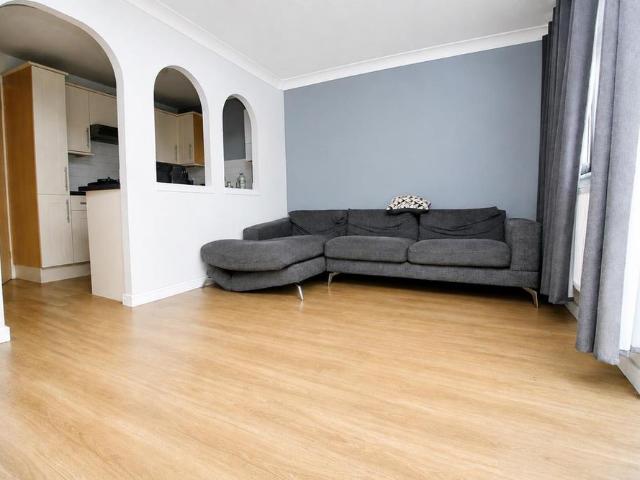 1 bedroom maisonette to rent