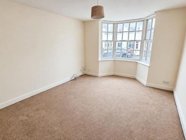 1 bedroom maisonette to rent