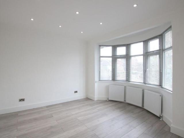 1 bedroom maisonette to rent